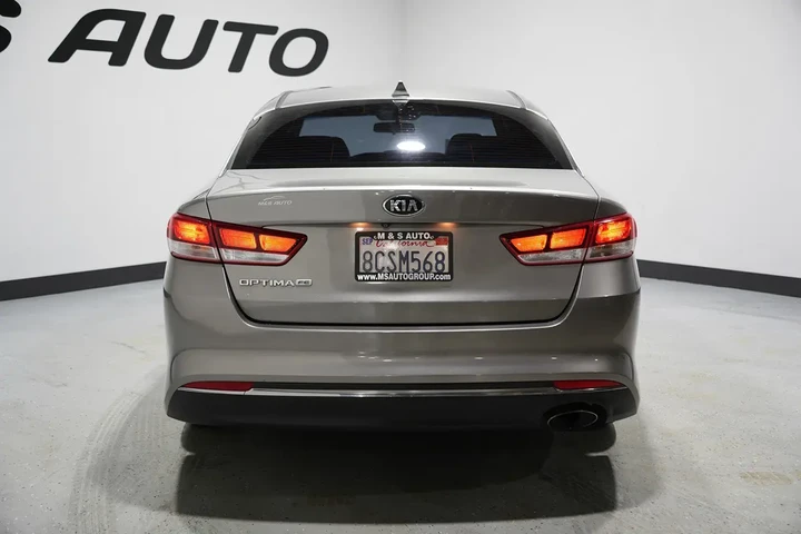 $11157 : 2018 Optima image 10