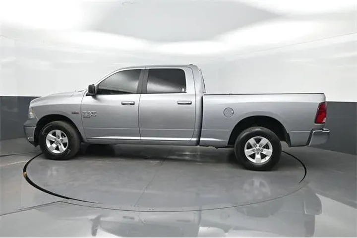 $22547 : Ram 1500 Classic 2020 4x4 SL image 2