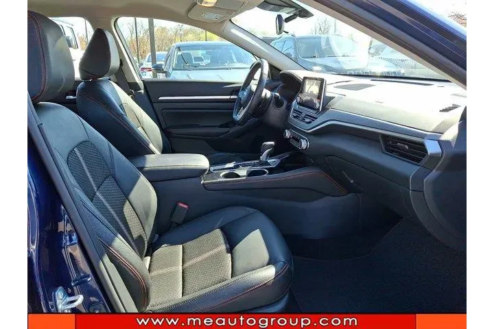 $21727 : Nissan Altima 2024 2.5 SR 4d image 10