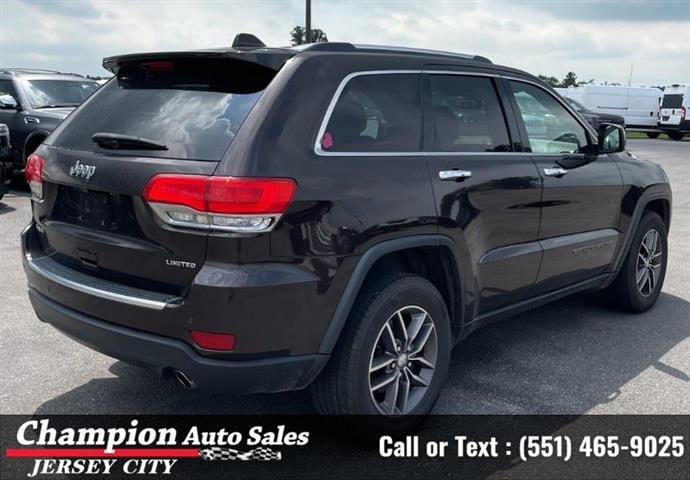 Used 2017 Grand Cherokee Limi image 7