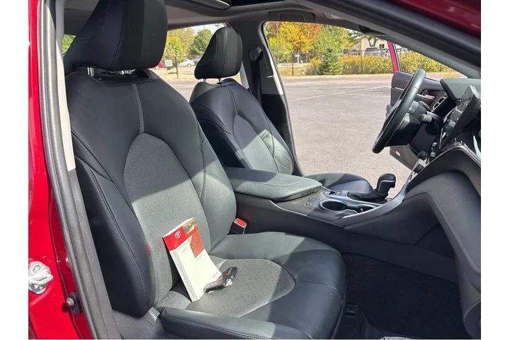 $27997 : Gold Certified2022 Camry Hybr image 5