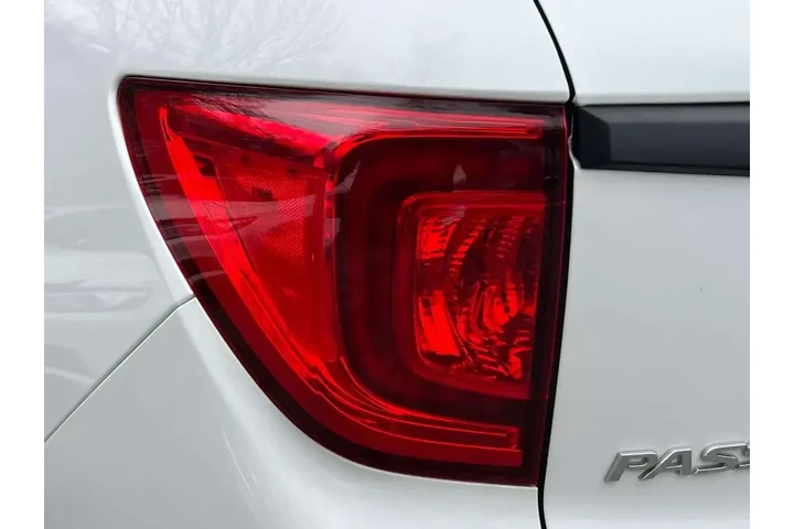 $30565 : Honda Passport 2023 AWD EX-L image 10