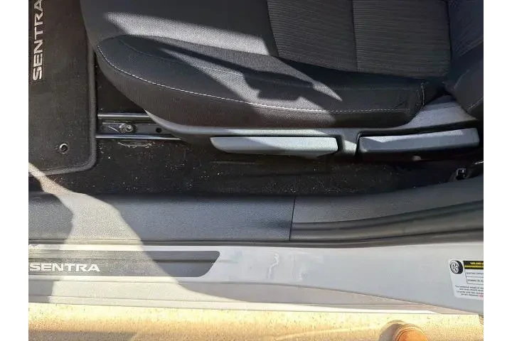 $17705 : Nissan Sentra 2022 SV 4dr Se image 10