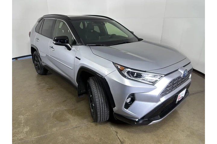 $30299 : Silver Certified 2020 RAV4 Hy image 7