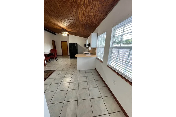 $1400 : 3 Recamaras 1 Baño image 2