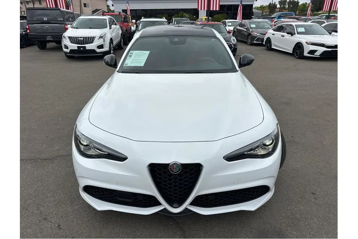 $29977 : 2023 Giulia Veloce image 3