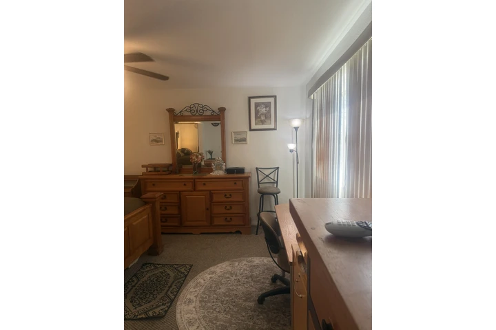 $1075 : ROOM FOR RENT ( GARDENA ) image 2