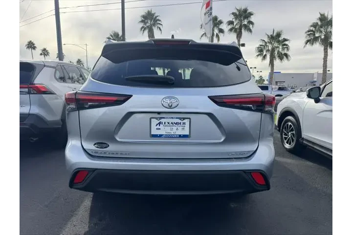 $36436 : Toyota Highlander 2024 AWD L image 6