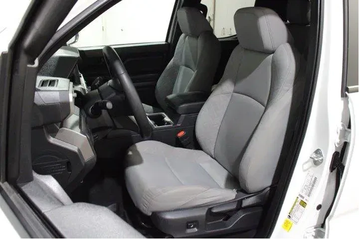 $38966 : Toyota Tacoma 2025 4x4 SR5 4 image 7