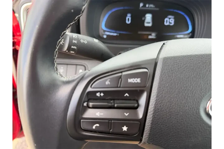 $21500 : Hyundai VENUE 2025 SEL 4dr C image 7