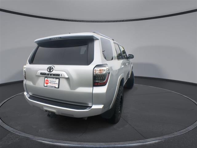 $36700 : PRE-OWNED 2021 TOYOTA 4RUNNER image 8