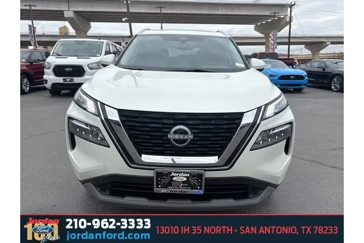 $21385 : Nissan Rogue 2023 SV 4dr Cro image 2