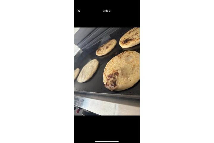 $3 : Venta de pupusas image 2