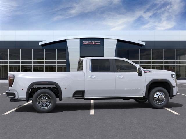 $92945 : New 2025 Sierra 3500 HD Denal image 5