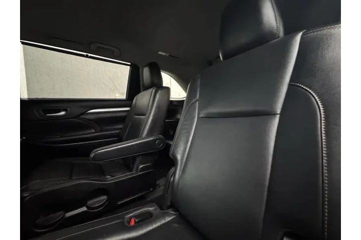 $17999 : 2017 Highlander XLE image 8