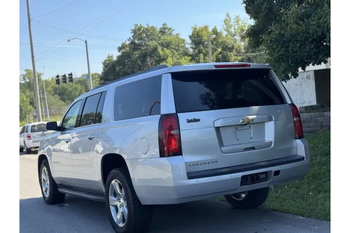 $12999 : 2018 Suburban LT image 5