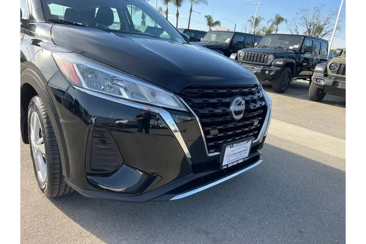 $17055 : Nissan Kicks 2024 S 4dr Cros image 10