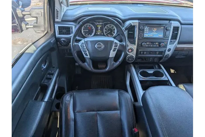 $24050 : Nissan Titan 2018 4x4 S 4dr image 8