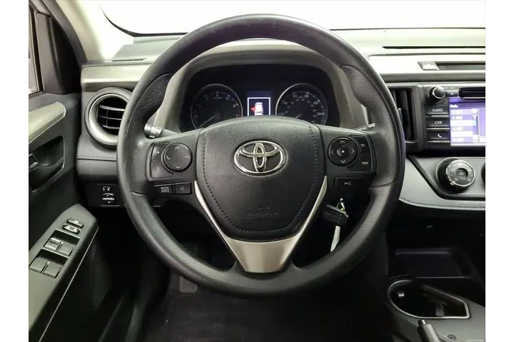 $17998 : Toyota RAV4 2018 LE 4dr SUV image 10