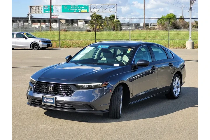 $25888 : Honda Accord 2025 LX 4dr Sed image 9