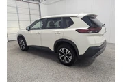 $21797 : Nissan Rogue 2023 SV 4dr Cro thumbnail