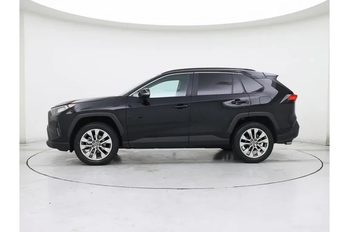$27998 : Toyota RAV4 2021 AWD XLE Pre image 3