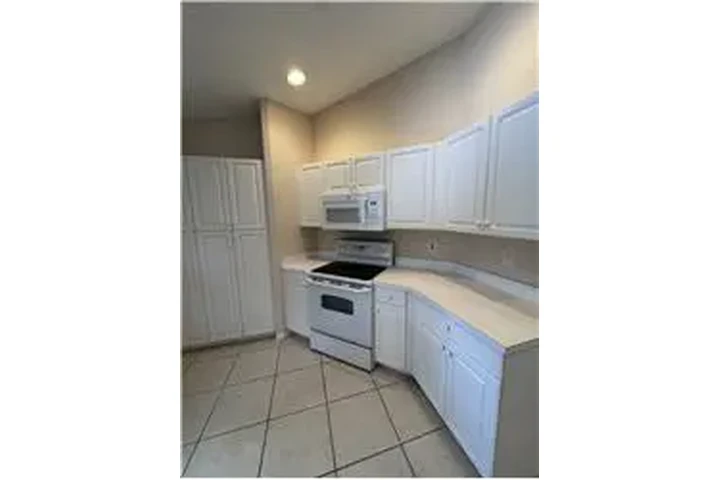 $2150 : Rental property with 3 bedro image 9