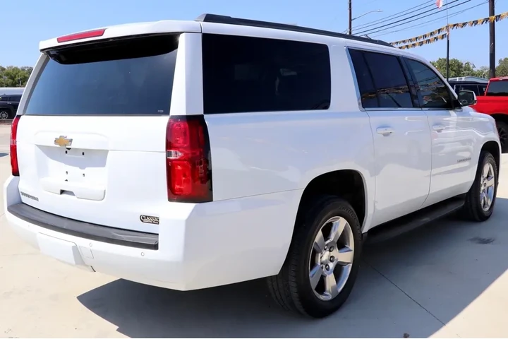 2018 Suburban image 4
