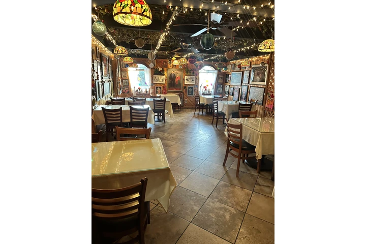 Se solicita busboy/preparador image 1