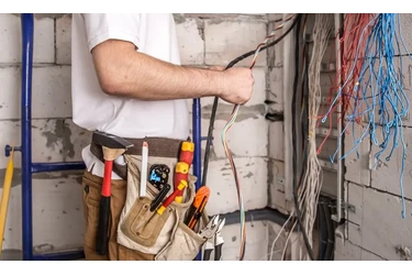 Electricista con experiencia en Los Angeles