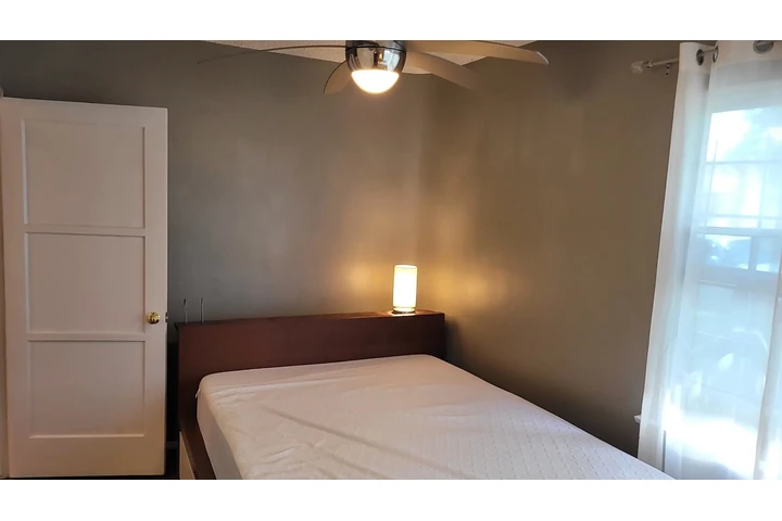$2750 : Rento Casa en Downey image 6