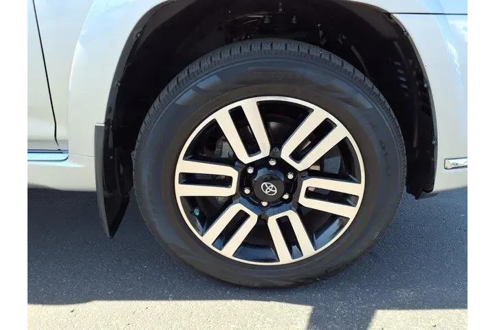 $35798 : Toyota 4Runner 2019 4x4 SR5 image 9