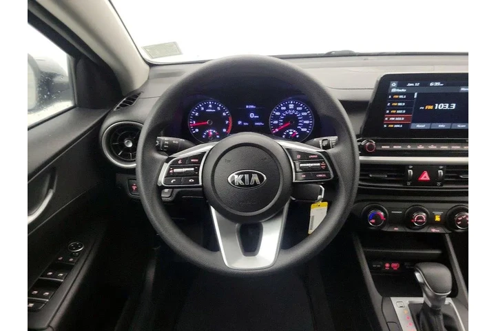 $16998 : Kia Forte 2020 LXS 4dr Sedan image 10