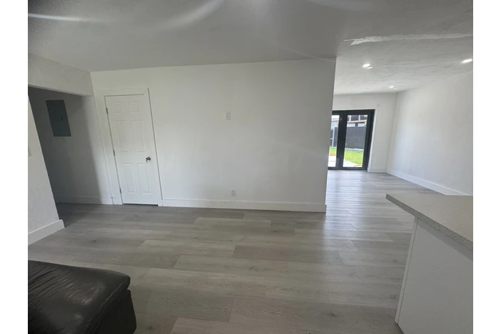 $3800 : Casa Miami Gardens image 5