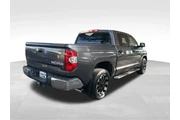 $31087 : Toyota Tundra 2017 4x4 SR5 4 thumbnail
