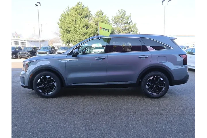 $23377 : Kia Sorento 2024 S 4dr SUV image 6
