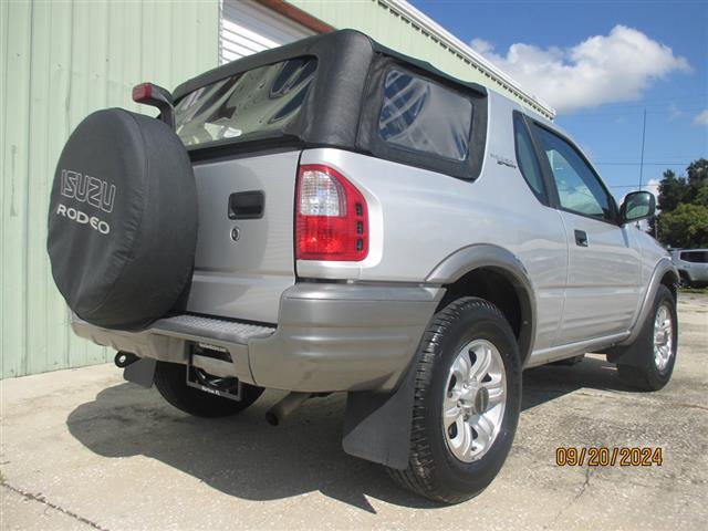 $6995 : 2001 Rodeo Sport image 3