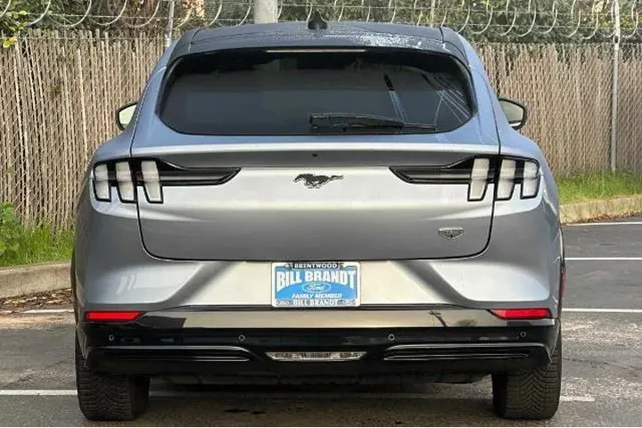 $29998 : Ford Mustang Mach-E 2022 Cal image 8