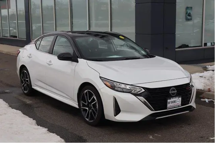 $18628 : Nissan Sentra 2025 SR 4dr Se image 2