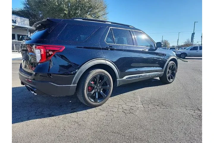 $27498 : Ford Explorer 2020 AWD ST 4d image 2