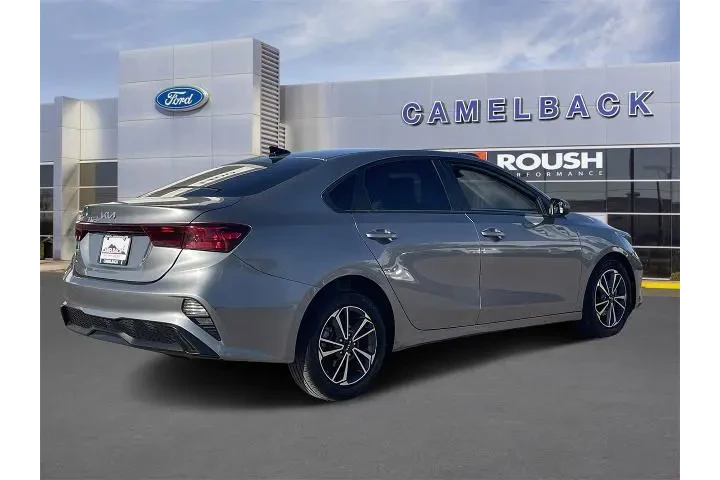 $16441 : Kia Forte 2023 LXS 4dr Sedan image 3