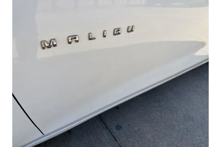 $18709 : Chevrolet Malibu 2024 LT 4dr image 9