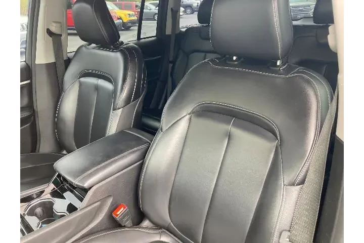 $30084 : Jeep Grand Cherokee 2023 4x4 image 7