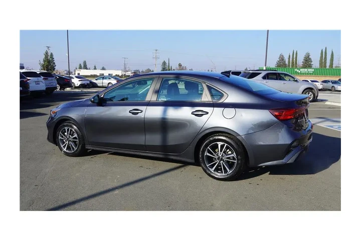 $18250 : 2024 Forte LXS image 8