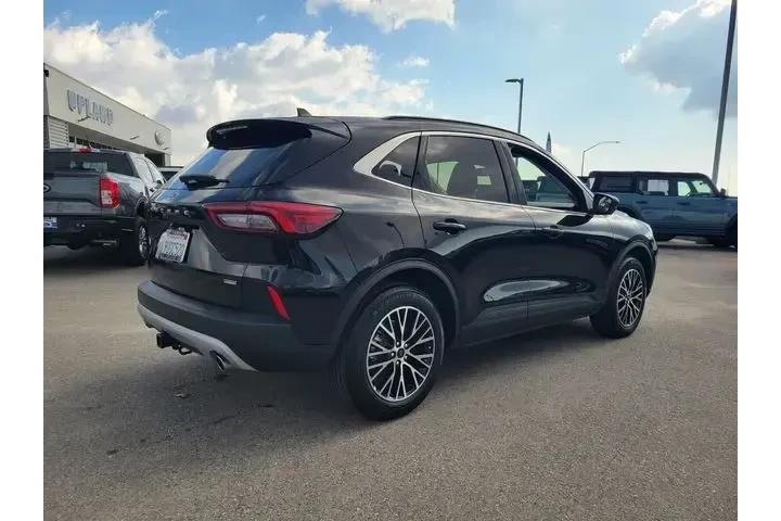 $28995 : Ford Escape Plug-In Hybrid 2 image 6