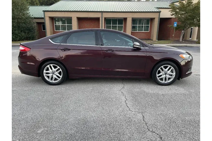 $5500 : 2013 Fusion SE image 9