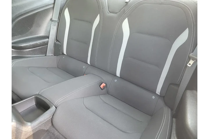 $16990 : Chevrolet Camaro 2021 LS 2dr image 10