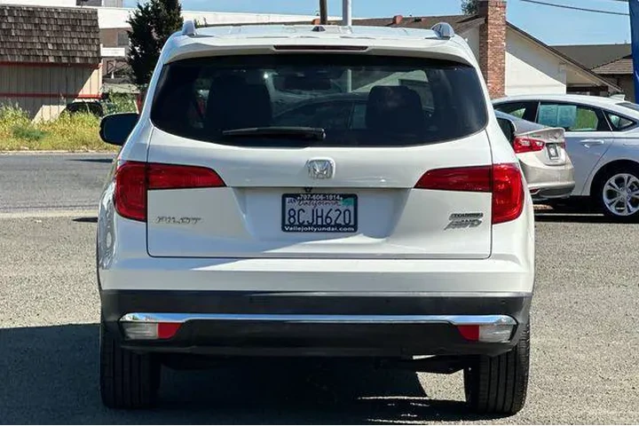 $17690 : Honda Pilot 2017 AWD Touring image 7