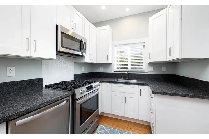 $980 : stylish updated stainless home image 5