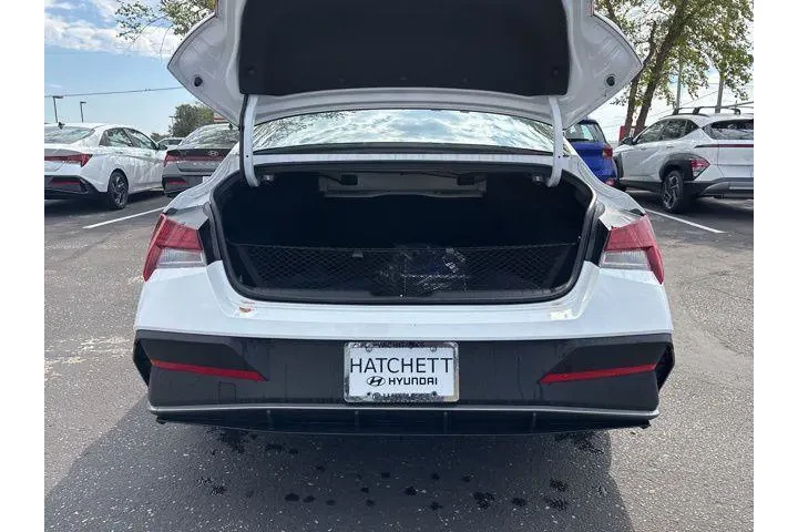 $27498 : Hyundai ELANTRA Hybrid 2025 image 9